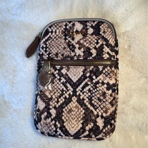 Bolsetta Snake Print Magnetic Phone Blocking Hip Pouch